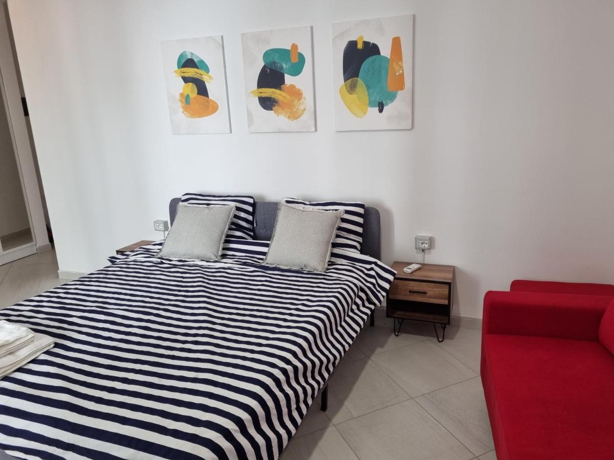 New Modern Studio In Central Tirana Apartment Exterior foto
